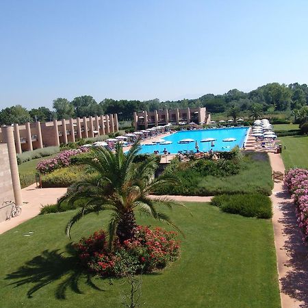 Cosmopolitan Golf & Beach Resort Tirrenia Esterno foto