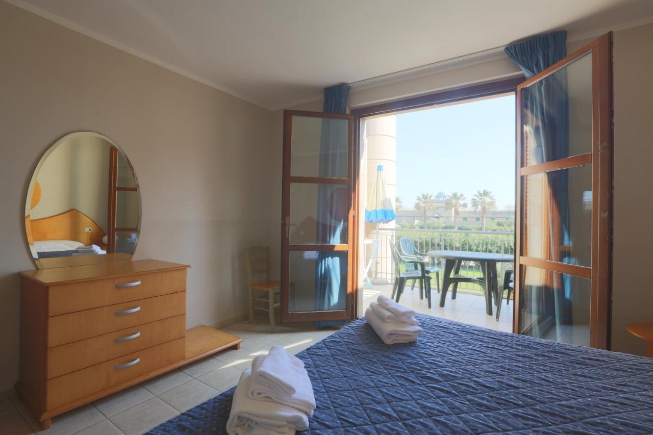 Cosmopolitan Golf & Beach Resort Tirrenia Esterno foto