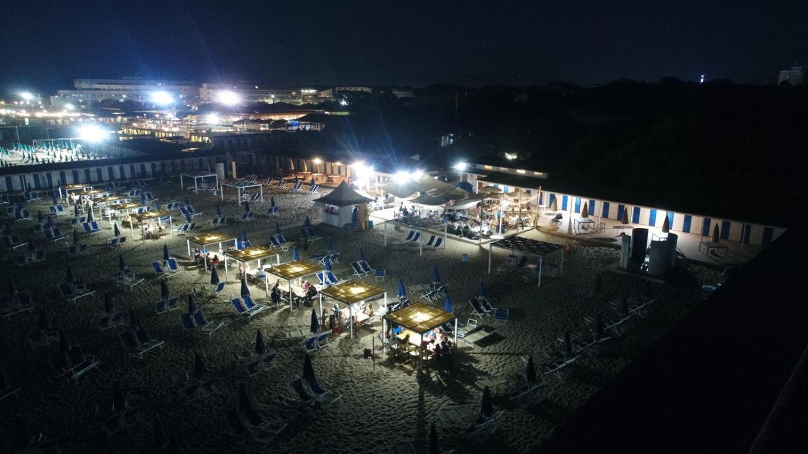 Cosmopolitan Golf & Beach Resort Tirrenia Esterno foto
