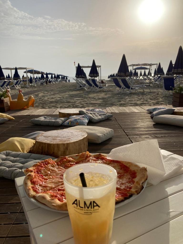 Cosmopolitan Golf & Beach Resort Tirrenia Esterno foto