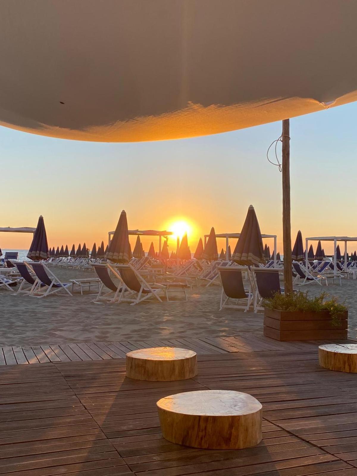 Cosmopolitan Golf & Beach Resort Tirrenia Esterno foto