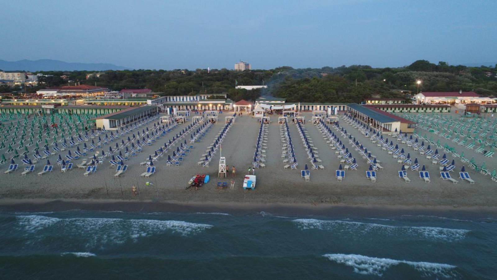 Cosmopolitan Golf & Beach Resort Tirrenia Esterno foto