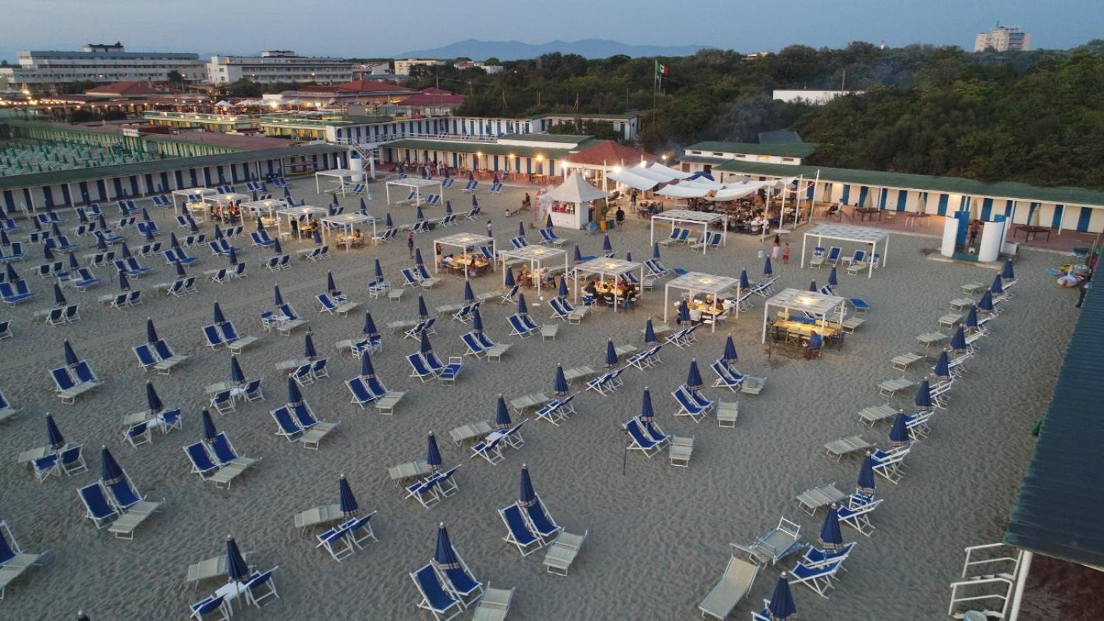 Cosmopolitan Golf & Beach Resort Tirrenia Esterno foto