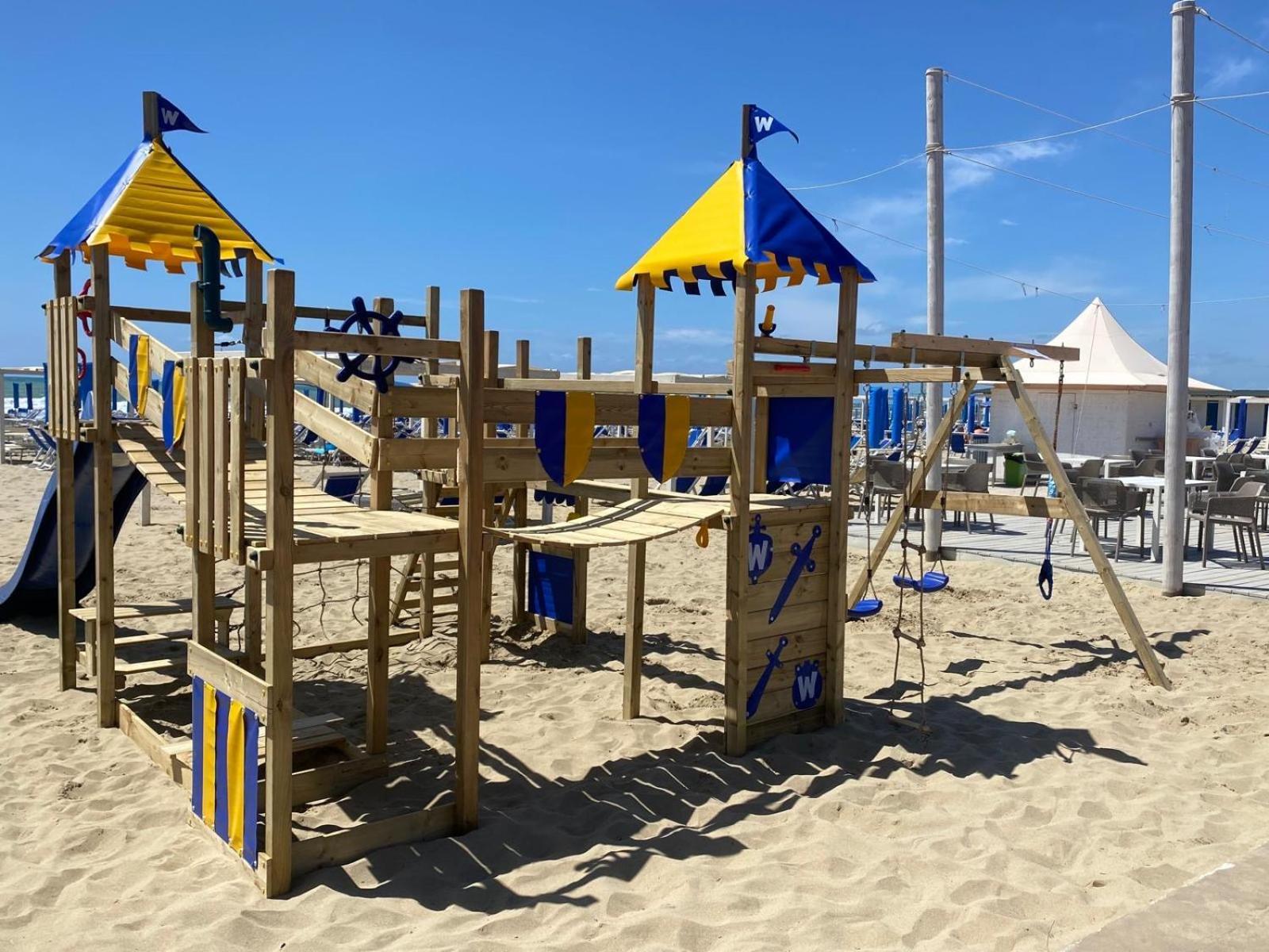 Cosmopolitan Golf & Beach Resort Tirrenia Esterno foto