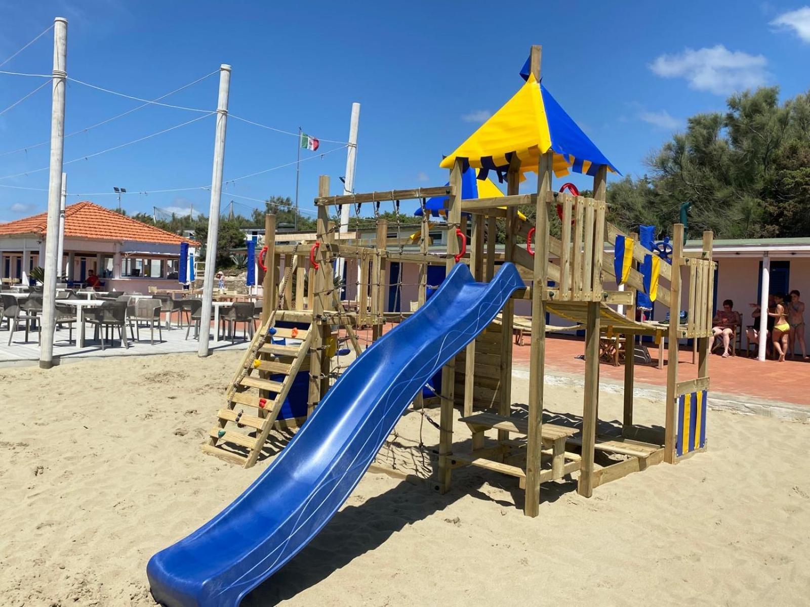 Cosmopolitan Golf & Beach Resort Tirrenia Esterno foto