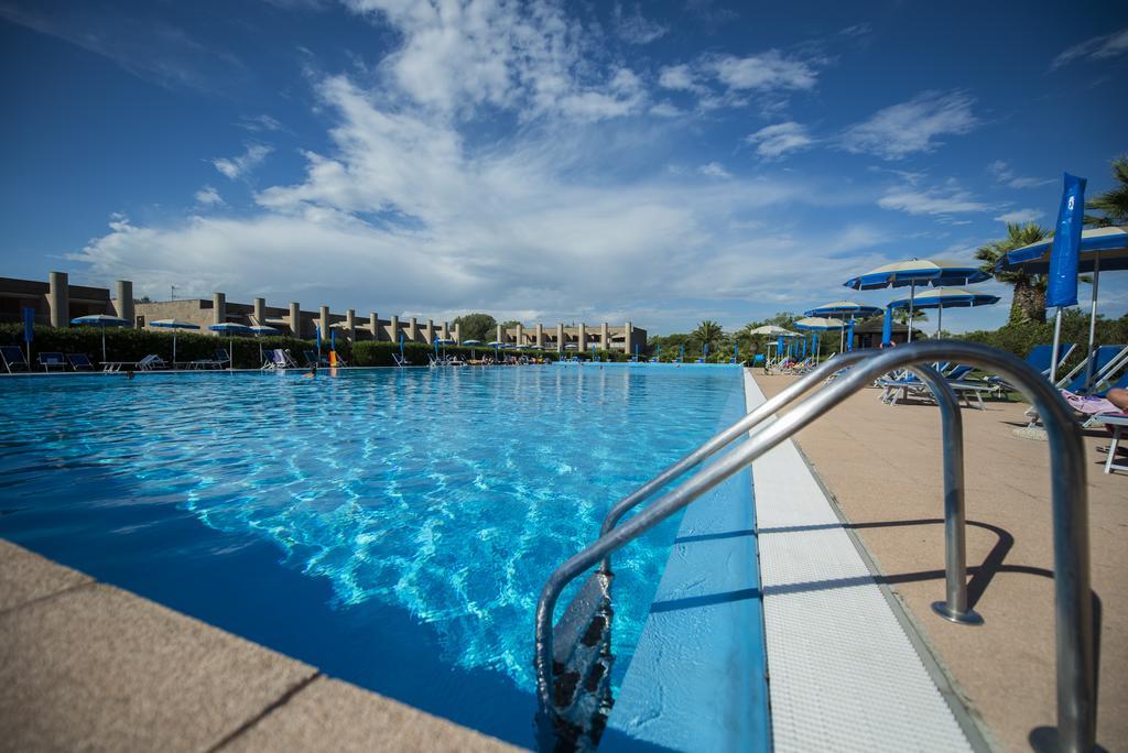 Cosmopolitan Golf & Beach Resort Tirrenia Esterno foto