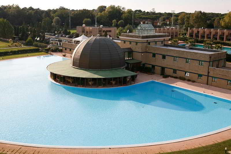 Cosmopolitan Golf & Beach Resort Tirrenia Esterno foto