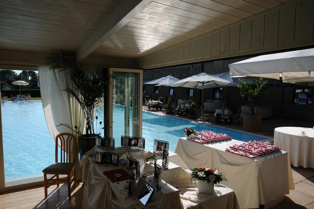 Cosmopolitan Golf & Beach Resort Tirrenia Esterno foto