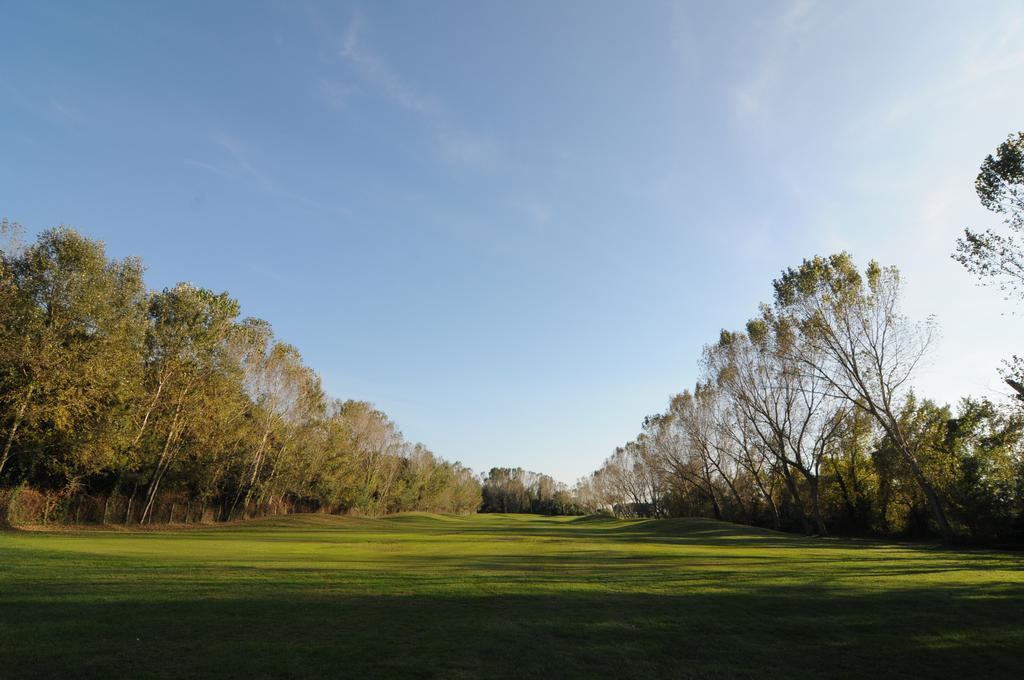 Cosmopolitan Golf & Beach Resort Tirrenia Esterno foto